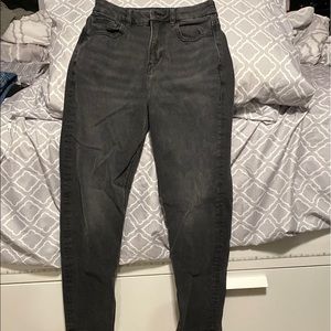American Eagle Mom Jeans High-Rise